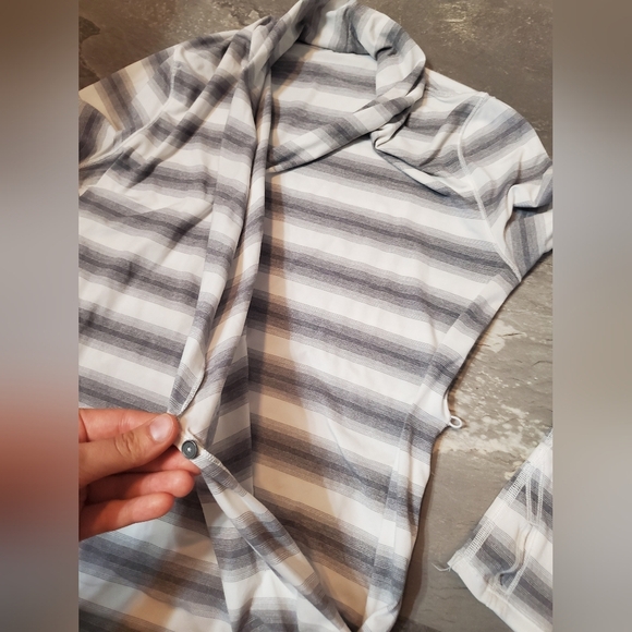 Lululemon Radiant long sleeve top. Striped grey and white. Size 6. Faux wrap. - Picture 7 of 10